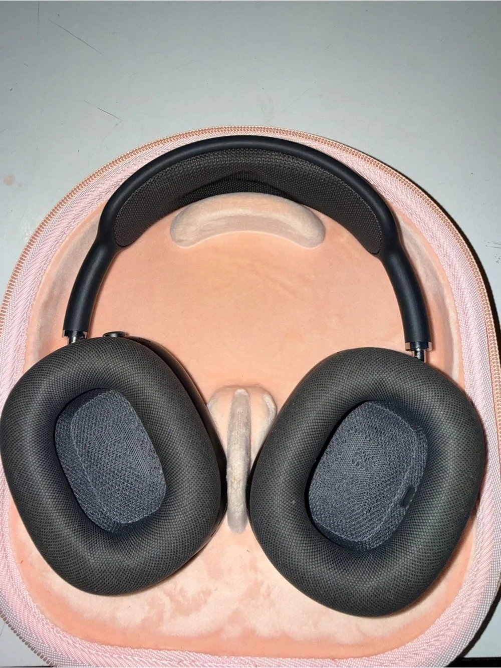 Apple AirPods Max Wireless Over-Ear Headphones Space Gray A2096 with Case.